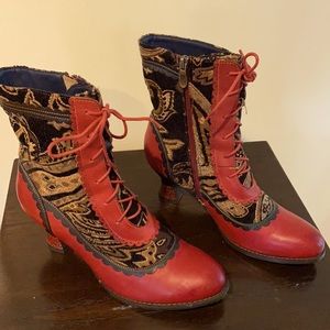 Spring Step red tapestry boots size 41(9.5-10)